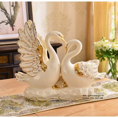Tượng Gia Đình Thiên Nga Viền Vàng